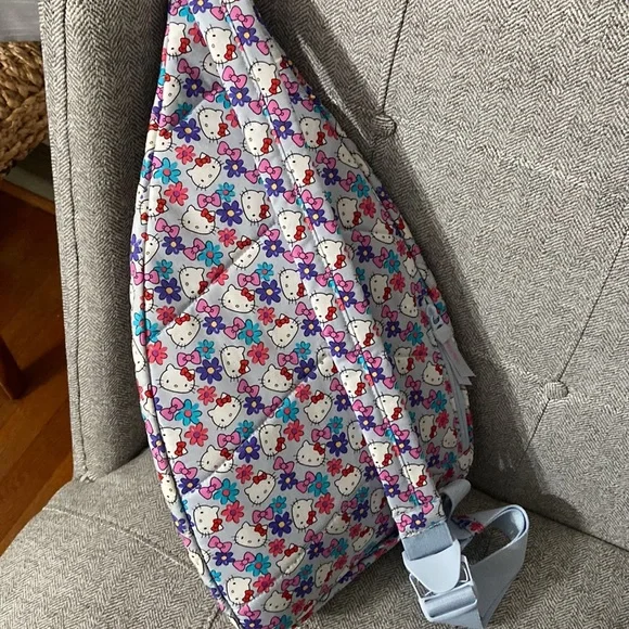 🎀 NWT Vera Bradley x Hello Kitty 🎀 Limited Edition Sling Backpack - Picture 7 of 9